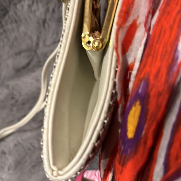 WHITNEY AND BAKER IVORY PURSE - Picture 12 of 15